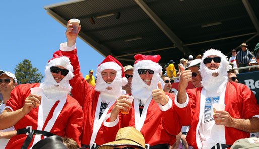 Trotz sommerlicher Temperaturen in Perth versprühen australische Cricket-Fans ganz viel weihnachtliche Stimmung beim Testspiel gegen England