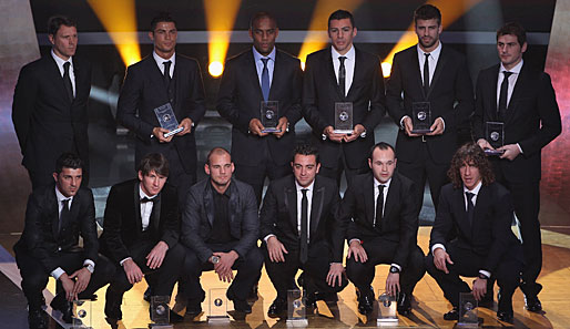 Diese elf Herren stellen die Mannschaft des Jahres 2010. Mit Pique, Casillas, Villa, Xavi, Iniesta und Puyol sind gleich sechs Spanier dabei