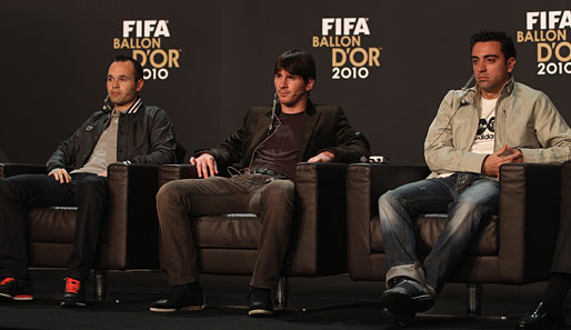 Andres Iniesta (l.), Lionel Messi und Xavi standen zur engeren Auswahl für die Auswahl zum Weltfußballer des Jahres 2010