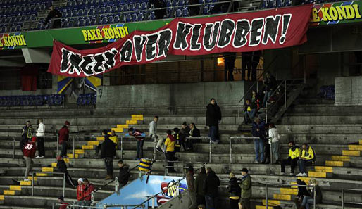 Beim Bröndby-Anhang kommt der Erfolg des FC Kopenhagen gar nicht gut an. Die Fans protestierten gegen Präsident Bjerregaard