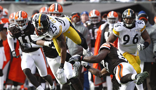 Cleveland Browns - Pittsburgh Steelers 9:41: Voller Einsatz von Steelers-Safety Ryan Clark. Im zweiten Viertel sichert er sich eine Interception