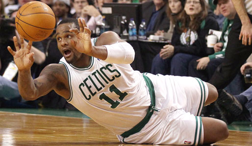 Im Spiel verloren die Celtics dann aber den Boden unter den Füßen. Glen Davis und Co. vergeigten das NBA-Spiel gegen die Houston Rockets mit 102:108