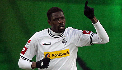Mohamadou Idrissou besorgte den zweiten Treffer und damit das Siegtor für das Tabellenschlusslicht aus Mönchengladbach