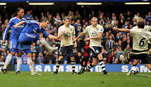 Nationalspieler Lampard (2.v.l.) brachte Chelsea in der Verlängerung mit 1:0 in Führung - doch Everton glich in der 119. Minute aus