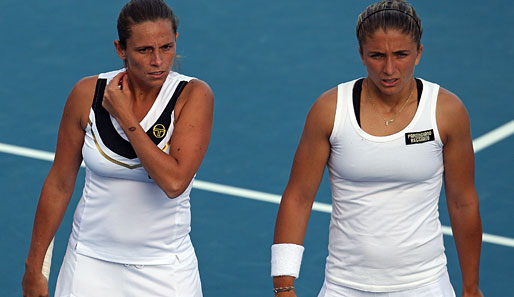 Unendliche Freude: Die Italienerinnen Sara Errani (r.) und Roberta Vinci gewinnen ihr Fed-Cup-Doppel gegen Rennae Stubbs und Anastasia Rodionova aus Australien