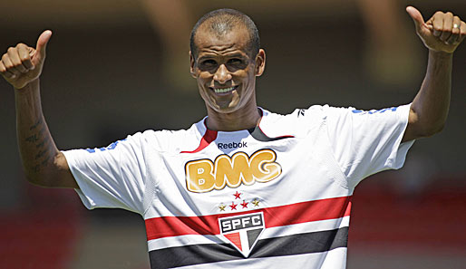 Rivaldo. Mit 38 Superstar beim FC Sao Paulo
