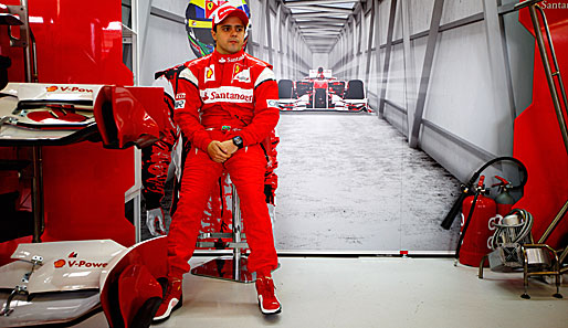 "Macht ihr mal, ich komm dann auch gleich!" Ferrari-Pilot Felipe Massa nimmt sich beim 1. Freien Training in Melbourne eine kleine Auszeit