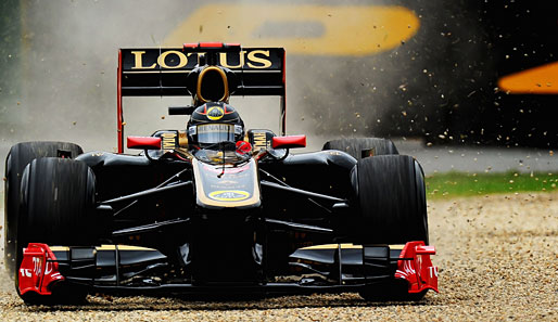 Ein Ausflug ins Braune: Renault-Pilot Nick Heidfeld während des Qualifyings beim Formel-1-Grand-Prix von Australien in Melbourne