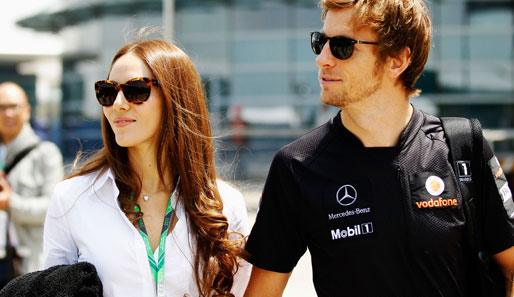 Total entspannt: Jenson Button und Freundin Jessica Michibata