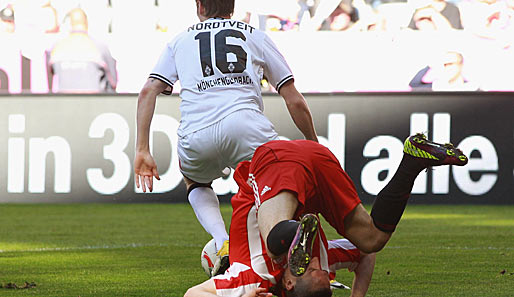 Franck Ribery hatte auf der linken Seite einen schweren Stand - dieses Bild verdeutlicht das ein wenig