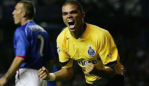 Gleiche Preisklasse wie Carvalho: Pepe wechselte 2007 für 30 Millionen Euro zu den Königlichen nach Madrid