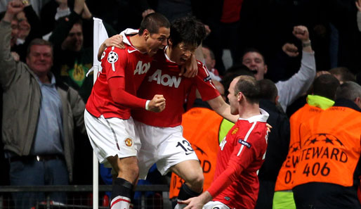 Bejubeln den Siegtreffer für Manchester United: Javier Hernandez, Ji-Sung Park und Wayne Rooney (v.l.)
