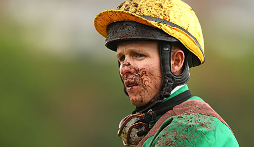 Jetzt wird's schmutzig: Jockey Kerrin McEvoy auf dem Royal Randwick Racecourse in Sydney