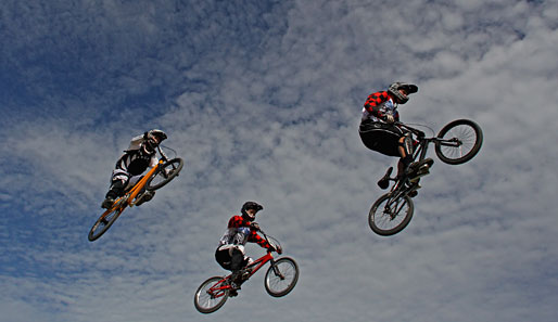 Touch the sky: Bei den nationalen BMX-Meisterschaften in Auckland - ja, so was gibt's - ist die Freiheit über den Wolken wohl grenzenlos