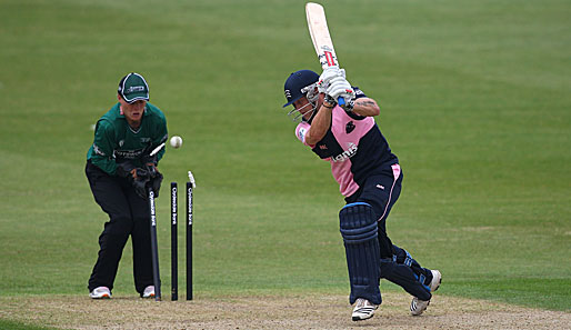 Cricket-Match Worcestershire Royals gegen Middlesex Panthers: Batsman Gareth Berg holt zum Schlag aus