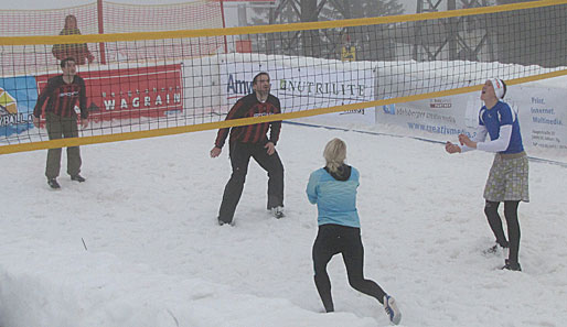 ... und zu allem Überfluss auch noch sehr gut Snowvolleyball spielen kann!