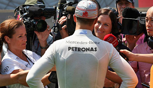 Michael Schumachers Rücken konnte nicht so sehr entzücken. Sein zehnter Startplatz auch nicht. Ihm fehlte KERS