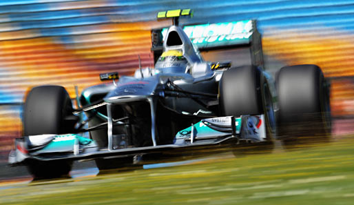 Silber ist die neue Trendfarbe der Formel 1. Nico Rosberg war schnell wie der Blitz und fuhr im Mercedes auf den dritten Startplatz