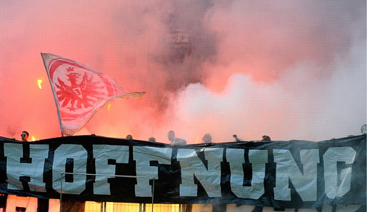 Hoffnungslos: Die Frankfurter Fans sorgten für die negative Schlagzeilen rund um das Spiel