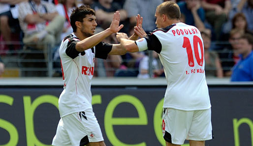Torschützen unter sich: Adil Chihi (l.) und Lukas Podolski, der in der Schlussminute per Elfmeter traf