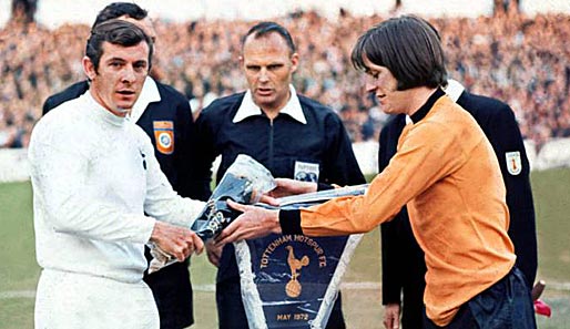Erstmals standen 1972 zwei Mannschaften aus demselben Land im UEFA-Cup-Finale. Die Tottenham Hotspurs (weiß) trafen damals auf die Wolverhampton Wanderers (orange)