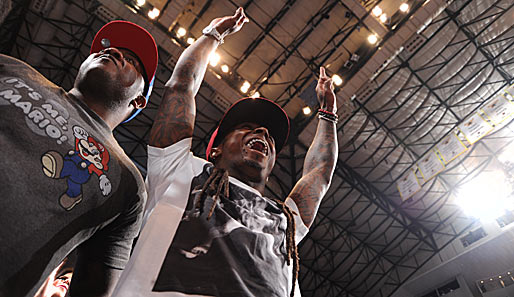 Mal wieder ein Promi am Spielfeldrand: Rapper Lil Wayne war voll dabei