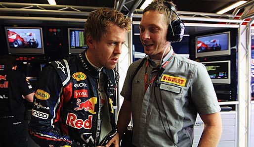 Das neue Album von den Kastelruther Spatzen ist echt fett! Sebastian Vettel holt sich beim Formel 1 Grand-Prix in Barcelona Musiktipps von einem Techniker