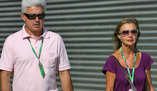 Hoher Besuch in der Boxengasse von Valencia. Vor allem für Fernando Alonso, denn das hier sind seine Eltern. Hoffentlich hat er sein Motorhome aufgeräumt