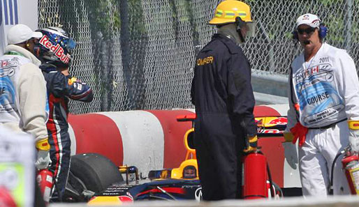 Vettel hatte seinen Red Bull ausgerechnet in die berühmte Wall of Champions geschmissen. Dort haben sich auch schon andere Superstars verabschiedet