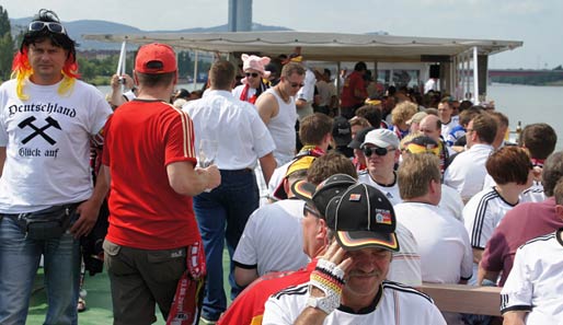 Fans aller deutschen Vereine treffen sich im Fan Club Nationalmannschaft