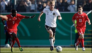 Cimo Röcker ist der Linksverteidiger in der deutschen Mannschaft. Bislang kam der Kapitän von Werder Bremens U 17 20 Mal zum Einsatz