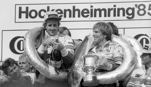 1985 sein Wechsel zu Porsche, wo er prompt mit Derek Bell mit Siegen in Hockenheim, Mosport und Brands Hatch Langstrecken-Weltmeister wird