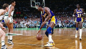 Auch Magic Johnson wurde dreimal ausgezeichnet. 1980, 1982 und 1987 ging der Preis an den zauberhaften Playmaker der Los Angeles Lakers