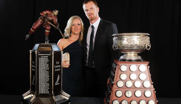 Daniel Sedin (Vancouver Canucks): Art Ross Trophy (bester Scorer) und Ted Lindsay Award für den wertvollsten Spieler in der regulären Saison (von den Spielern gewählt)