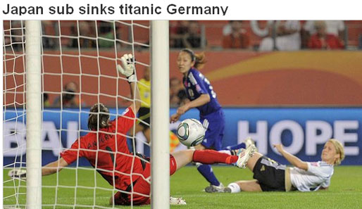 USA: Die "North West Arkansas News" übernehmen eine fast malerische Agentur-Überschrift. "Japanisches U-Boot lässt deutsche Titanic sinken"