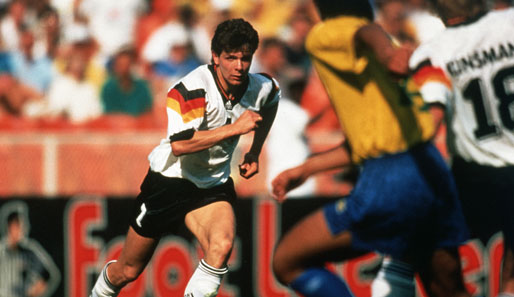 1993 kam es dann zum bisher letzten Sieg der Deutschen gegen eine brasilianische Nationalmannschaft. Das Team um Andreas Möller (l.) schlug die Selecao in Köln mit 2:1