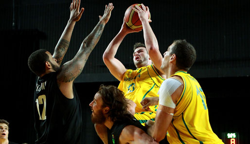 Während die Basketball-EM in Litauen läuft, messen sich die Australian Boomers mit den Neuseeland Tall Blacks auf der anderen Seite der Welt