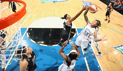 Echte Power-Frauen standen sich im WNBA-Playoff-Spiel zwischen den Minnesota Lynx und den San Antonio Silver Stars gegenüber