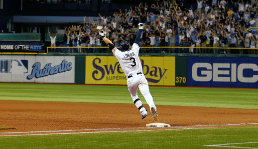 Hauptdarsteller einer geschichtsträchtigen MLB-Nacht, Evan Longoria. Sein Walk-off-Homerun gegen die New York Yankees sicherte den Tampa Bay Rays die Playoffs