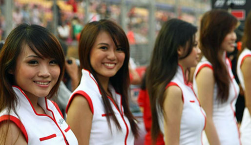 Die schönsten Frauen Singapurs beim Nacht-Grand-Prix