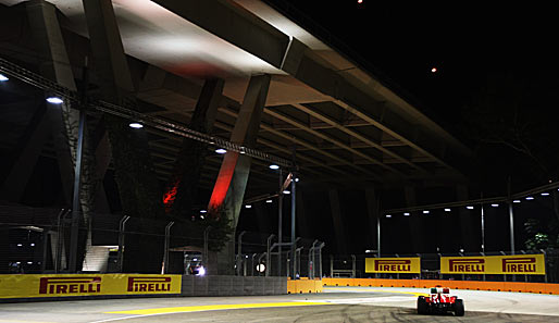 Fernando Alonso bretterte über den futuristischen Stadtkurs und landete auf dem zweiten Rang