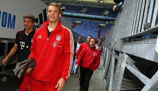 Vor dem Spiel hatte Neuer noch ein Lächeln auf den Lippen. Da gab es sogar noch ein paar freundliche Worte der Schalke-Fans