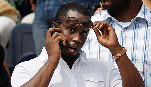 Da schaute auch Rap-Star Sean P. Diddy Combs trotz wichtigem Telefonat lieber mal genauer hin
