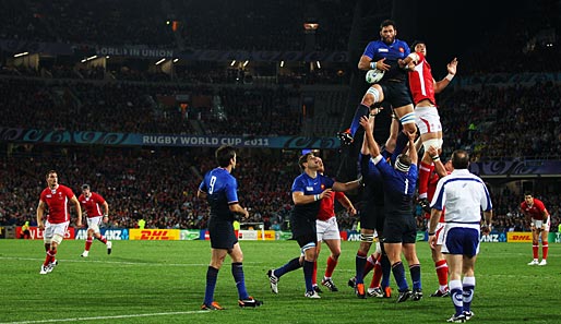 Hoch hinaus wollten im Halbfinale der Rugby-WM in Neuseeland sowohl Frankreich als auch Wales. Die Franzosen sind weiter