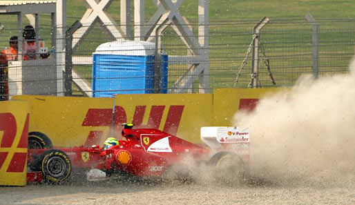 An Massas Ferrari war beim Überfahren eines Randsteins die Radaufhängung gebrochen. Danach gab es bis zur Streckenbegrenzung kein Halten mehr