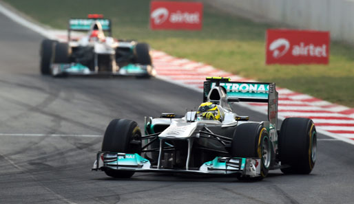 Die beiden Mercedes-Piloten zeigten eine ansprechende Leistung. Schumacher zog an seinem Teamkollegen vorbei
