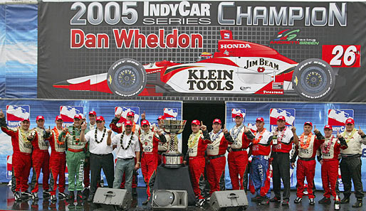 Am Ende der Saison 2005 sicherte sich Wheldon den Meistertitel in der IndyCar-Serie