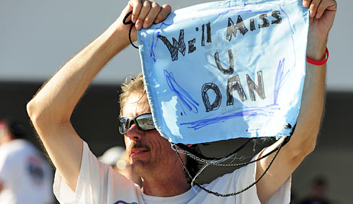 Dieser Fan sprach am Sonntag allen IndyCar- und Motorsportfans aus der Seele. Wir werden Dan Wheldon vermissen
