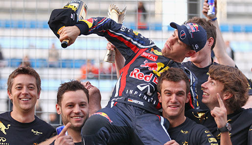 SÜDKOREA-GP: Nächstes Rennen, nächste Red-Bull-Partie. Sebastian Vettel fuhr den Sieg ein, den er in Japan noch verpasst hatte, und machte sein Team zum Weltmeister