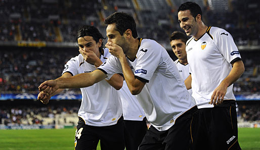 Jonas (M.) und seine Teamkollegen vom FC Valencia konnten mit dem 7:0 gegen Genk den höchsten Sieg der Gruppenphase feiern